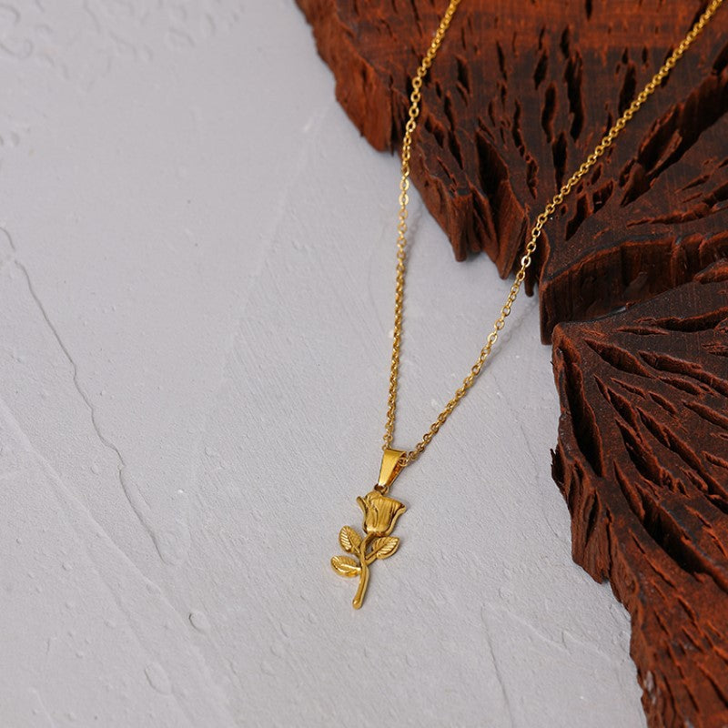 Collar Rosa Eterna - chapada en oro 18k